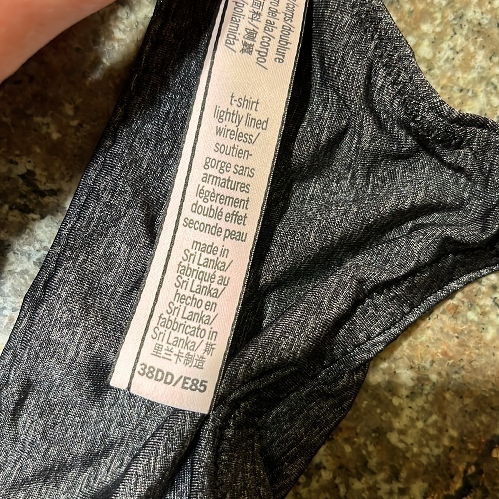 Victoria’s Secret T-shirt lightly lined wireless bra dark gray 38DD - Picture 4 of 7